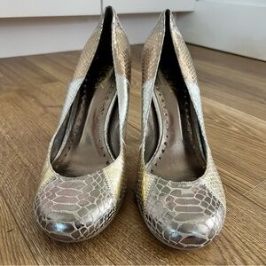 BCBG Paris Metallic Silver Gold Bronze Snake Print Heels Size 8.5